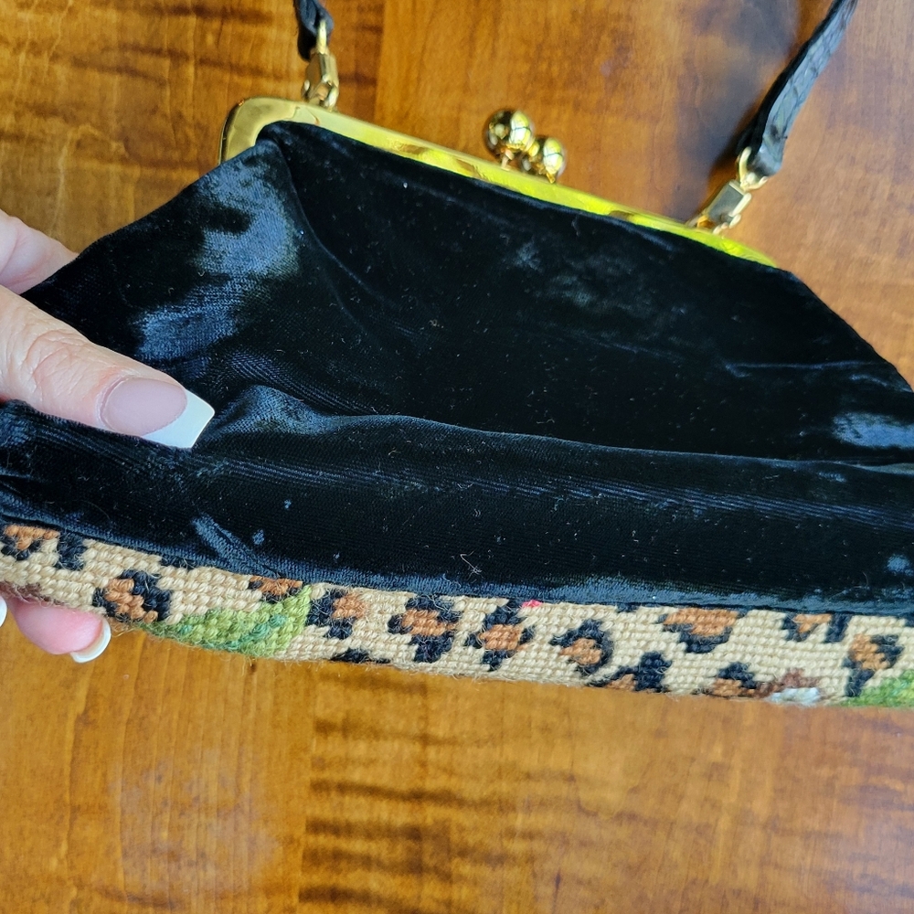 CLEVER CARRIAGE CO NEEDLEPOINT ROSE VELVET HANDBAG - Picture 14 of 15